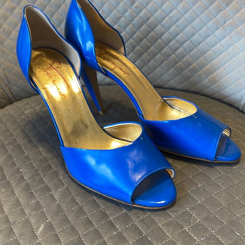 New - Walter Steiger cobalt blue heels